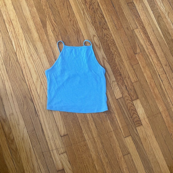 Crop top and going out tops - Picture 4 of 6